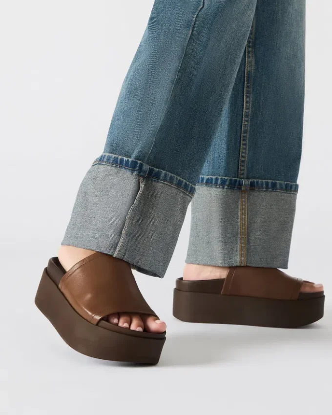 Arwen en cuir marron