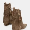 Bottes Aubrielle en daim taupe Bottes Aubrielle en daim taupe