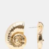 Boucles d&rsquo;oreilles en forme de coquillage dorées