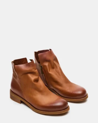 Cuir Hughie Tan