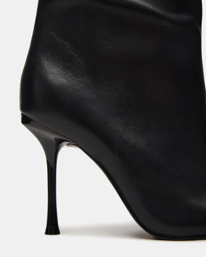 Cuir noir séduisant