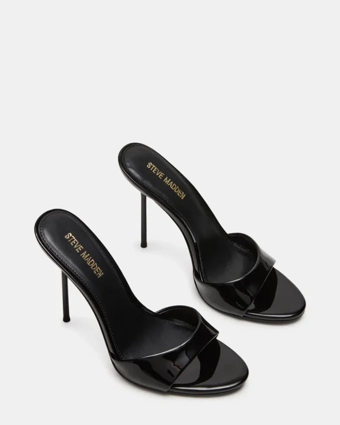 Davina en vernis noir Davina en vernis noir