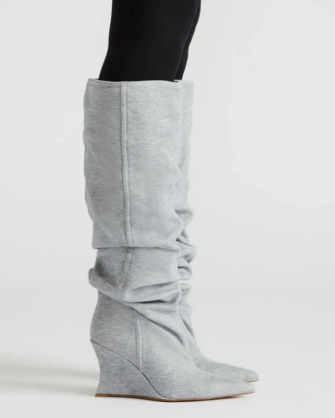 Distortion en tissu gris