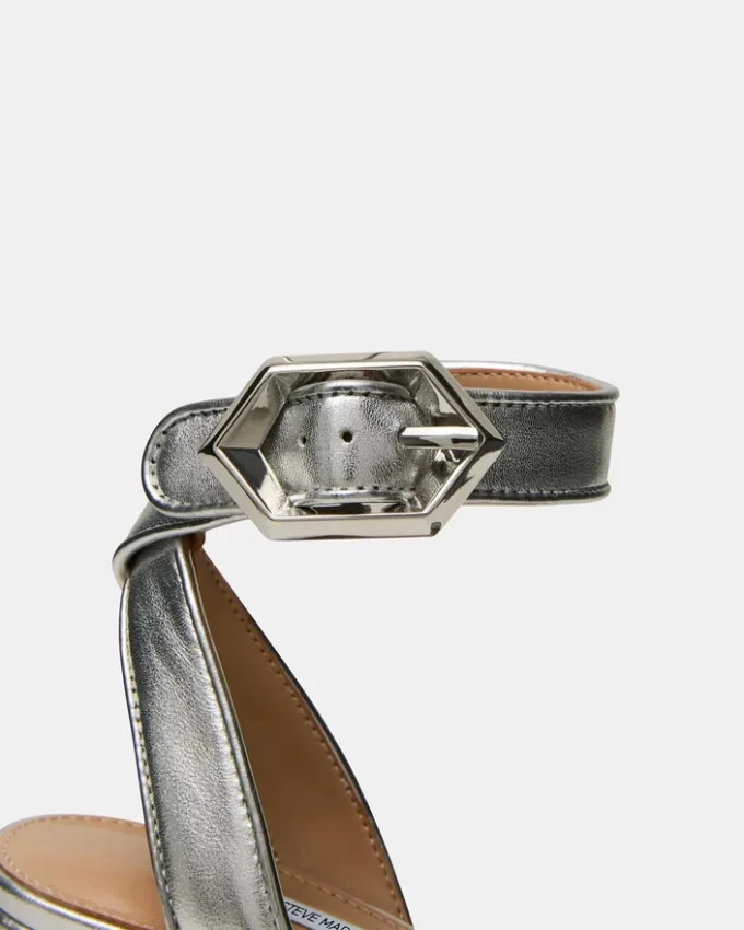 Elida en cuir argenté