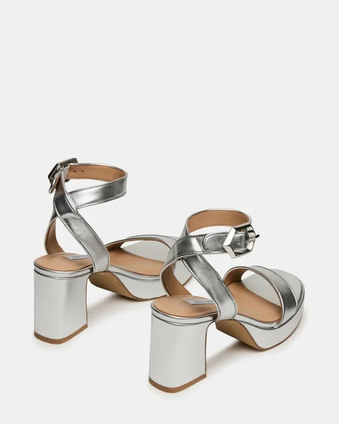 Elida en cuir argenté