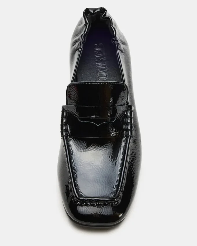 Estee en cuir verni noir froissé