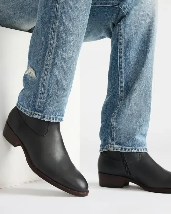 Hendrik en cuir noir