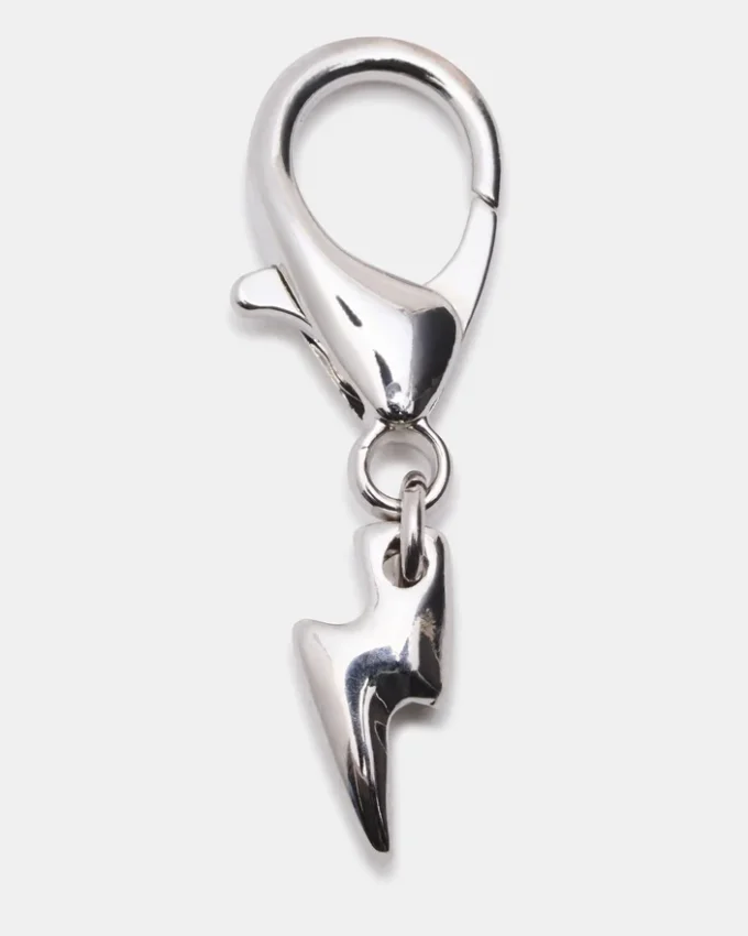 Lacets et breloques bleus