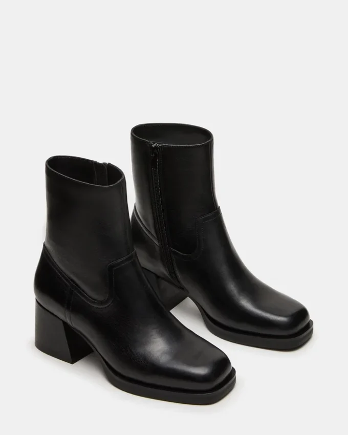 Latches en cuir noir